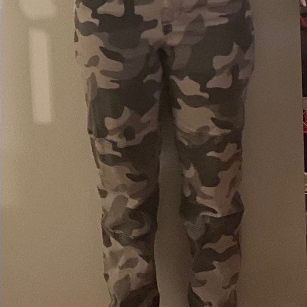 Brand new size small but they run big worn once